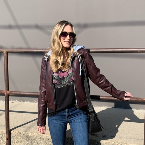 Graphic tee - Picture 2 of 4